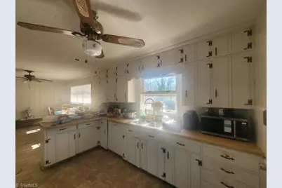 420 Linville Road, Kernersville, NC 27284 - Photo 4