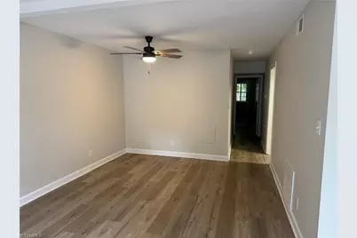 2821 Bleeker Square, Winston-Salem, NC 27106 - Photo 8