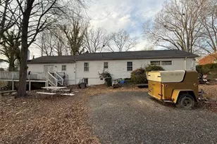 1142 Manning St, Eden, NC 27288 - Photo 2