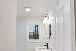 1422 Valley Ridge Dr, High Point, NC 27260 - Photo 8