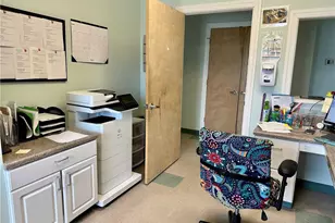 527 W Park Cir, North Wilkesboro, NC 28659 - Photo 6