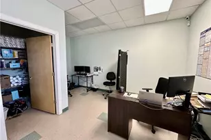 527 W Park Cir, North Wilkesboro, NC 28659 - Photo 18