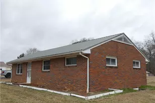 2237 Courtney-Huntsville Rd, Yadkinville, NC 27055 - Photo 2