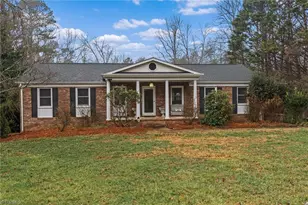 146 Foxcroft Dr, Mount Airy, NC 27030 - Photo 2