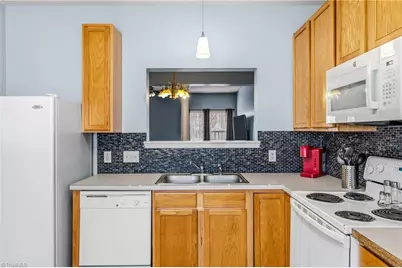 1640 Olivers Crossing Circle, Winston-Salem, NC 27127 - Photo 10