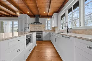 32 Crockett Ridge Rd, Black Mountain, NC 28711 - Photo 10