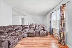 1312 Rotherwood Rd, Greensboro, NC 27406 - Photo 10