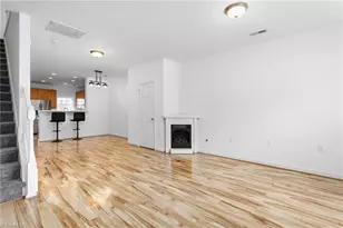 3856 Wayfarer Dr, Greensboro, NC 27410 - Photo 4