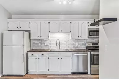3701 Cotswold Terrace #7M, Greensboro, NC 27410 - Photo 6