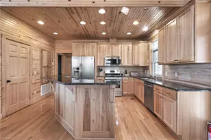 658 Green Point Ln, Boomer, NC 28606 - Photo 10