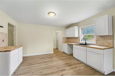 304 Phillips Street, Thomasville, NC 27360 - Photo 8