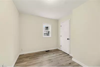 304 Phillips Street, Thomasville, NC 27360 - Photo 12