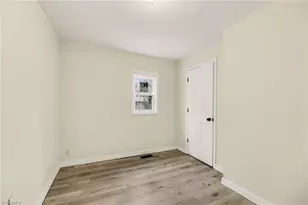 304 Phillips St, Thomasville, NC 27360 - Photo 12