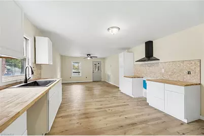 304 Phillips Street, Thomasville, NC 27360 - Photo 6