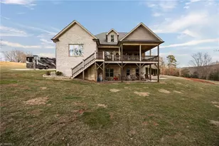 536 Black Mountain Rd, Pilot Mountain, NC 27041 - Photo 40