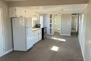 428 W Atkins St, Dobson, NC 27017 - Photo 2