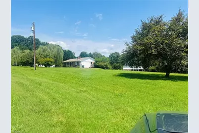 417 Fulton Avenue, Mount Airy, NC 27030 - Photo 2