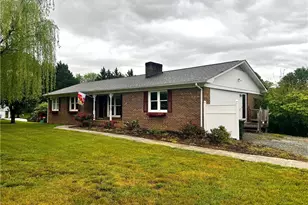 417 Fulton Ave, Mount Airy, NC 27030 - Photo 2