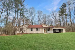 149 Stonebridge Rd, Purlear, NC 28665 - Photo 4