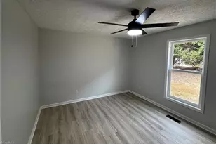 22 Sydney Ln, Asheville, NC 28806 - Photo 6