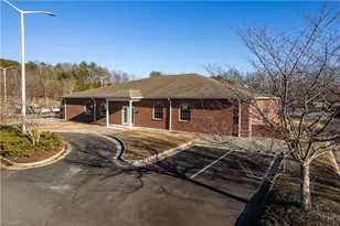 301 Eldon Parks Dr, Elkin, NC 28621 - Photo 4