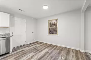 680 NE Amanda Pl, Winston-Salem, NC 27101 - Photo 16