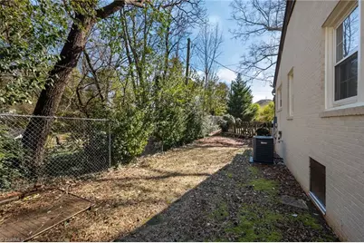 2009 Roanoke Drive, Greensboro, NC 27408 - Photo 40