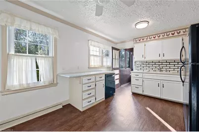 2009 Roanoke Drive, Greensboro, NC 27408 - Photo 32