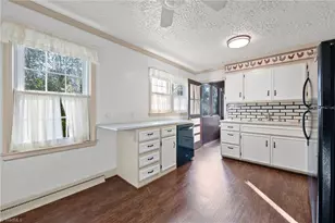 2009 Roanoke Dr, Greensboro, NC 27408 - Photo 32