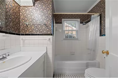 2009 Roanoke Drive, Greensboro, NC 27408 - Photo 36