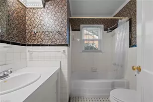 2009 Roanoke Dr, Greensboro, NC 27408 - Photo 36