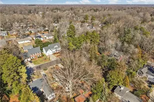 2009 Roanoke Dr, Greensboro, NC 27408 - Photo 12