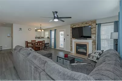 302 Geoffrey Way, Kernersville, NC 27284 - Photo 4