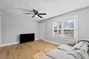 353 Austin St, Burlington, NC 27217 - Photo 8