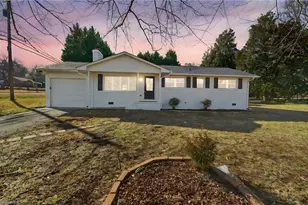 3562 Cherry Ln, Greensboro, NC 27405 - Photo 2