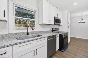 3562 Cherry Ln, Greensboro, NC 27405 - Photo 12