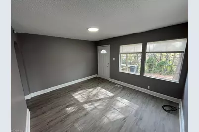 318 Mulberry Street, Reidsville, NC 27320 - Photo 6