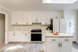 4502 Bromley Dr, Greensboro, NC 27406 - Photo 10