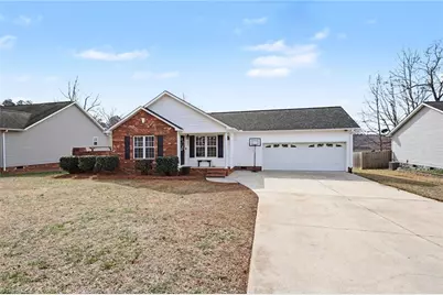 323 Jarrett Road, Thomasville, NC 27360 - Photo 4