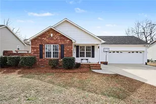 323 Jarrett Rd, Thomasville, NC 27360 - Photo 2
