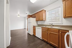 606 3 Oaks Dr, High Point, NC 27265 - Photo 8