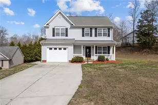 606 3 Oaks Dr, High Point, NC 27265 - Photo 2