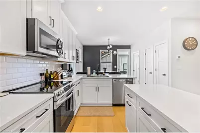 1130 Pegram Crossing, Charlotte, NC 28205 - Photo 4