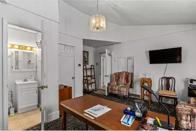 2341 N Patterson Avenue, Winston-Salem, NC 27105 - Photo 8