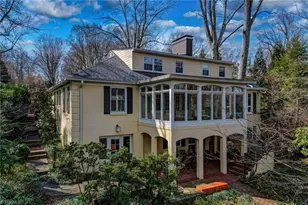 202 Kemp Rd W, Greensboro, NC 27410 - Photo 2