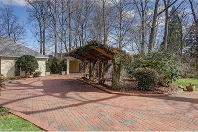 202 Kemp Road W, Greensboro, NC 27410 - Photo 16