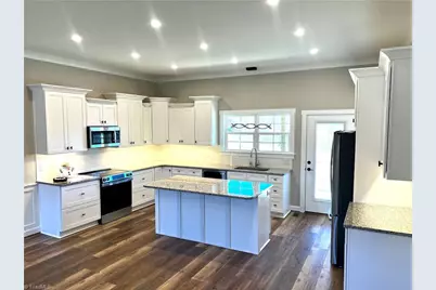 2142 Elizabeth Drive, Mount Airy, NC 27030 - Photo 4