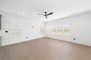 4312 Mossy Wood Cir, Greensboro, NC 27409 - Photo 14