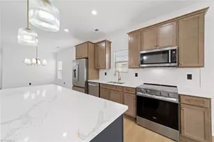 4312 Mossy Wood Cir, Greensboro, NC 27409 - Photo 12