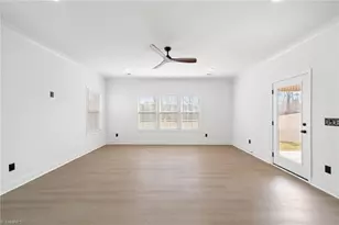 4312 Mossy Wood Cir, Greensboro, NC 27409 - Photo 14